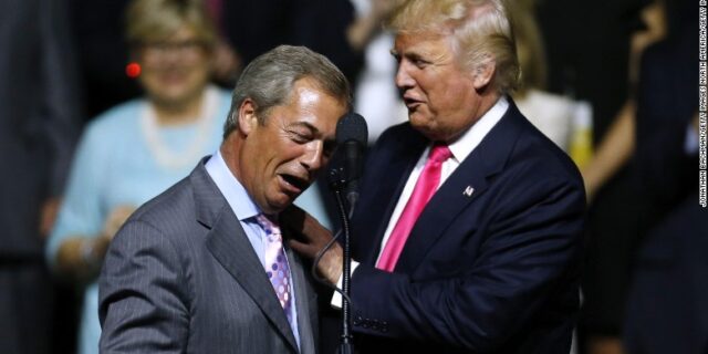 Ο Φάρατζ σε δείπνο με το Ντόναλντ Τραμπ