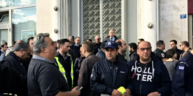 Κατάληψη στο Γενικό Λογιστήριο του Κράτους από ένστολους