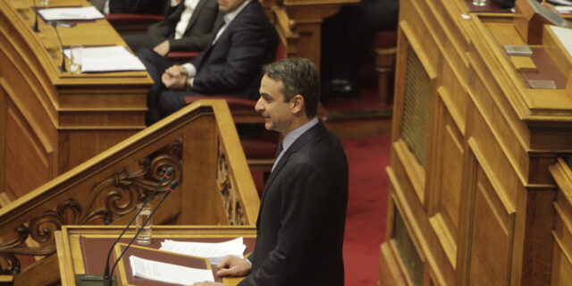 Επίκαιρη ερώτηση Μητσοτάκη σε Τσίπρα για το ‘άβατο’ των Εξαρχείων