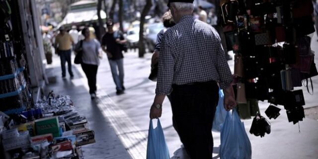 ΙΟΒΕ: Σταθερότητα στο οικονομικό κλίμα, επιδείνωση της καταναλωτικής εμπιστοσύνης