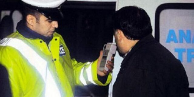Οι Αθηναίοι την Τσικνοπέμπτη: 92 άτομα πιάστηκαν να οδηγούν μεθυσμένα