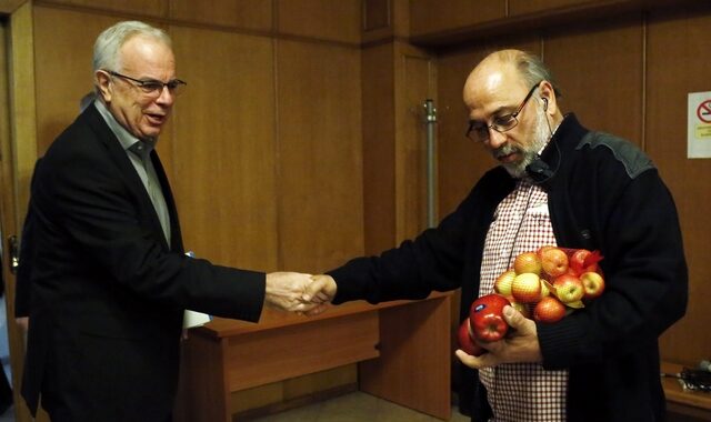 Αποστόλου σε αγρότες: Θα δώσουμε μάχη για το κόστος παραγωγής