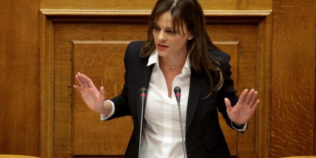 Επίθεση Αχτσιόγλου στη ΝΔ για τις συλλογικές διαπραγματεύσεις