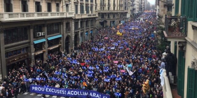 Βαρκελώνη: Τουλάχιστον 300.000 στους δρόμους υπέρ της υποδοχής προσφύγων