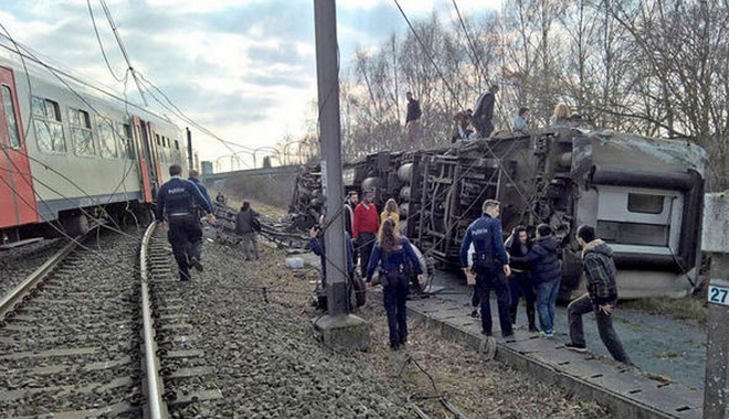 Βέλγιο: Ένας νεκρός και 20 τραυματίες από εκτροχιασμό τρένου