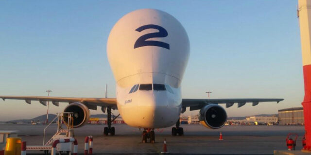 Στo Ελευθέριος Βενιζέλος το γιγαντιαίο Beluga Airbus