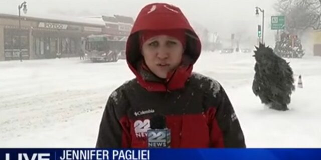 Βίντεο: Τρομακτικός ‘Bigfoot’ τρολάρει δελτίο ειδήσεων