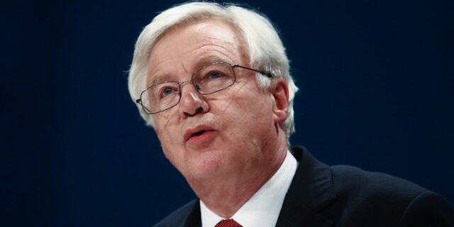 Ντέιβις: Μπορεί να μην υπάρξει συμφωνία για το Brexit