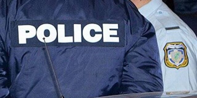 Δικογραφίες σε βάρος αστυνομικών που πήραν τα κινητά τηλέφωνα αλλοδαπών