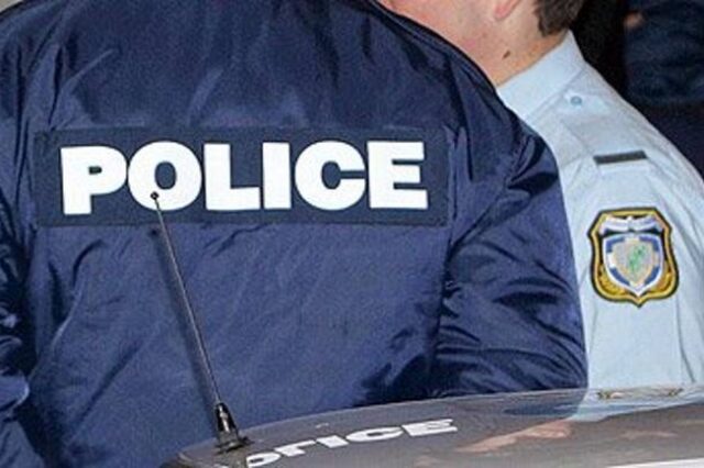 Δικογραφίες σε βάρος αστυνομικών που πήραν τα κινητά τηλέφωνα αλλοδαπών