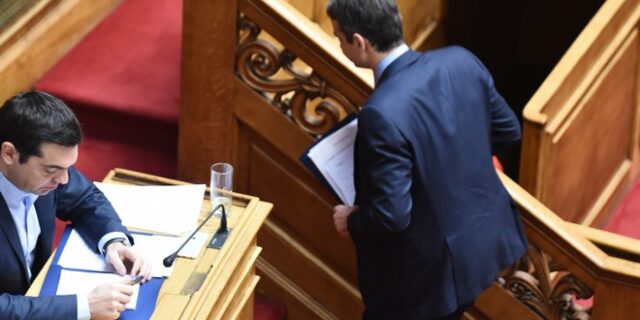 ΝΔ: Να απαντήσει στα ερωτήματα Μητσοτάκη ο Τσίπρας