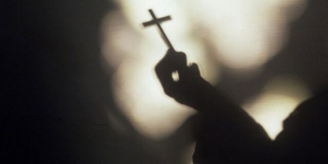 Φάντασμα στοιχειώνει δημαρχείο. Ζητείται εξορκιστής