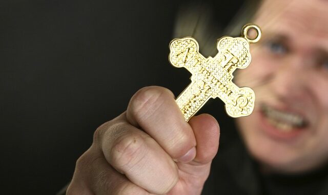 Σκότωσε την ξαδέρφη της, επειδή τη θεωρούσε δαιμονισμένη