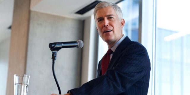 Ο Τραμπ προτείνει τον συντηρητικό δικαστή Γκόρσιτς για τον αμερικανικό Άρειο Πάγο