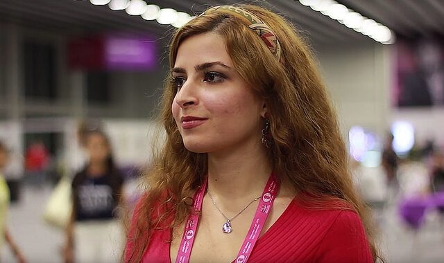Ιράν: Αποκλεισμός πρωταθλήτριας στο σκάκι επειδή δεν φόρεσε μαντήλα