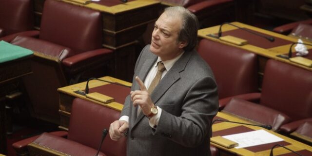 Νέο ‘χτύπημα’ Κατσίκη: Καταψηφίζει κυβερνητική διάταξη για την ιθαγένεια