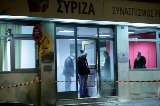 Συλλήψεις και προσαγωγές μετά την επίθεση με μολότοφ στα γραφεία του ΣΥΡΙΖΑ