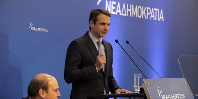 Τους χαμένους από το κλείσιμο της αξιολόγησης στοχεύει η ΝΔ