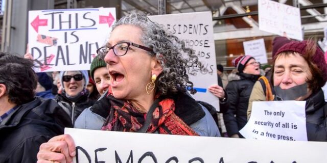 Νέα Υόρκη: Διαδήλωση υπέρ του Τύπου μπροστά στα γραφεία των New York Times