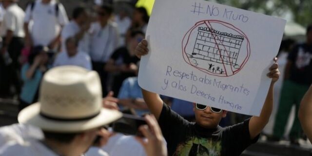 ΗΠΑ: Αντιδρά το Μεξικό στις νέες ρυθμίσεις για τη μετανάστευση
