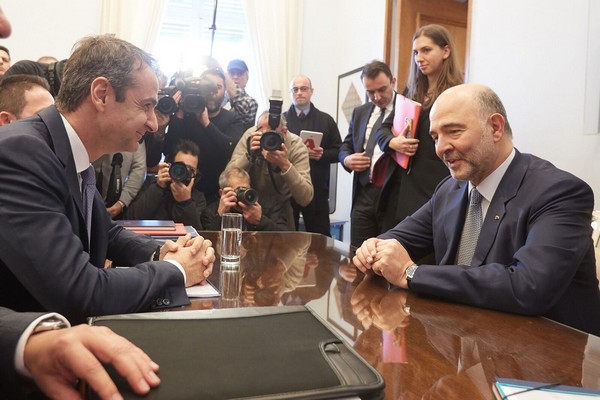 Μητσοτάκης σε Μοσκοβισί: Η κυβέρνηση έχει την ευθύνη των καθυστερήσεων