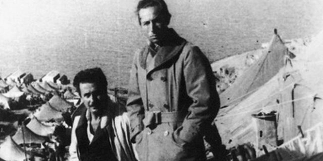 Μηχανή του Χρόνου: Πως ο Κατράκης διέσωσε τα ποιήματα του Ρίτσου στην Μακρόνησο