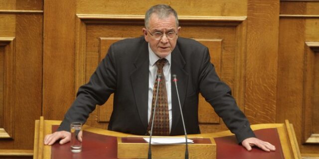 Μουζάλας: Σε διαμερίσματα 10.000 πρόσφυγες