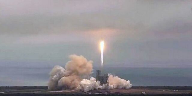 Με επιτυχία ολοκληρώθηκε η εκτόξευση του πυραύλου Falcon-9