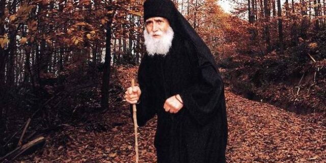 Ο Παΐσιος, τα μέτρα και το ‘καθρεφτάκι’