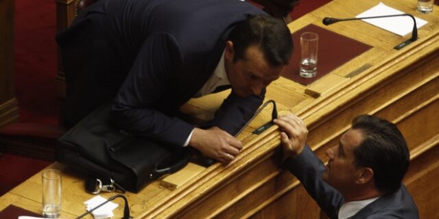 Καυγάς Παππά- Αδωνι για το ΔΝΤ, με βαριές εκφράσεις για τρολ και ακροδεξιά