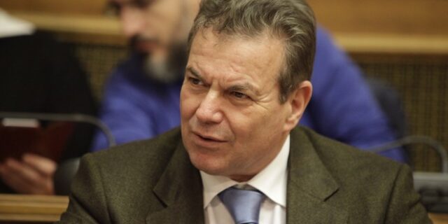 Πετρόπουλος: ‘Η ελληνική κυβέρνηση διαφωνεί με την απελευθέρωση των ομαδικών απολύσεων’