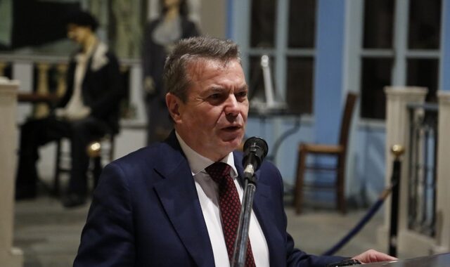 Πετρόπουλος: Πρόοδος στη συνάντηση με εργατικές και εργοδοτικές ενώσεις στον Τύπο