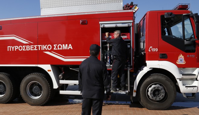 Πυρκαγιά σε εργοστάσιο προκάτ οικίσκων στα Οινόφυτα