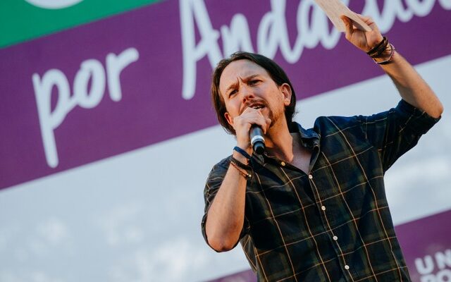 Πάμπλο Ιγκλέσιας και Ινίγο Ερεχόν ρίχνονται στη μάχη για την ηγεσία των Podemos