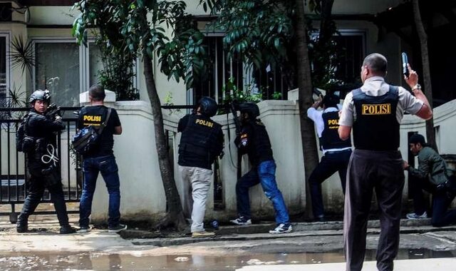 Έκρηξη και ανταλλαγή πυρών σε κυβερνητικό κτήριο της Ινδονησίας