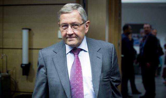 Ο Ρέγκλινγκ σε γραμμή Σόιμπλε για την Ελλάδα