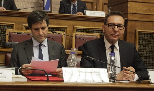 Βουλή: Σε άλλη συχνότητα Στουρνάρας – Χουλιαράκης