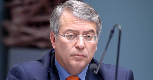Παραιτήθηκε ο Απόστολος Ταμβακάκης από την Τράπεζα Πειραιώς