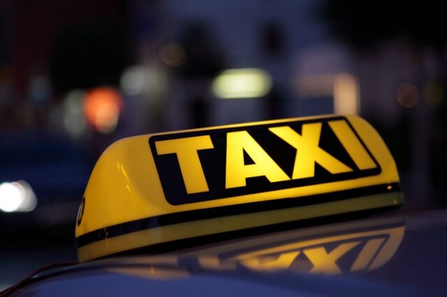 Λήστευε οδηγούς ταξί προσποιούμενος τον πελάτη