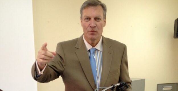 Στενός συνεργάτης του Τραμπ υπέρ του Grexit