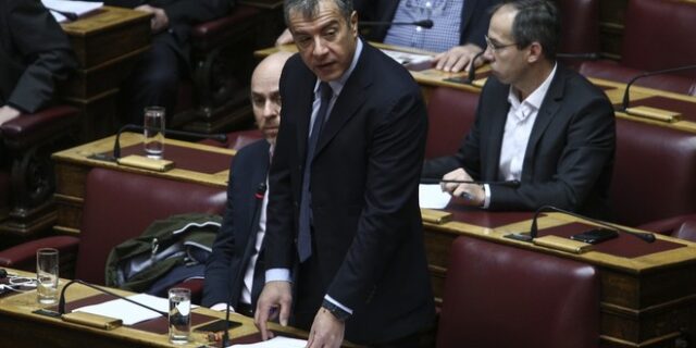 Θεοδωράκης: Συμφωνία τώρα, ή άτακτη υποχώρηση την Άνοιξη