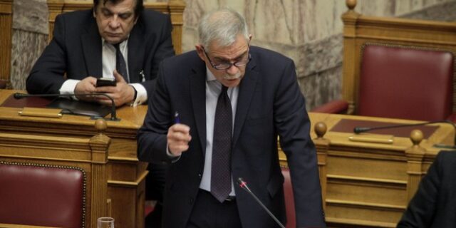 Τόσκας: Η κυβέρνηση δημιουργεί τις προϋποθέσεις για τη μονιμοποίηση των πυροσβεστών