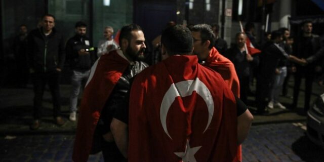 Δεν κρατούνται από την ΕΥΠ οι δυο Τούρκοι, λένε κύκλοι της κυβέρνησης