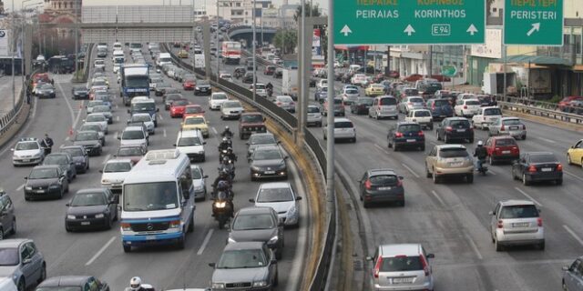 Κυκλοφοριακό έμφραγμα στους δρόμους της Αθήνας
