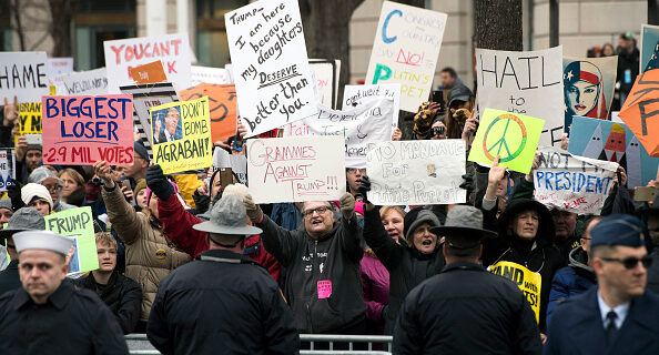 Διαδηλώσεις κατά Τραμπ ανήμερα της ‘Ημέρας του προέδρου’