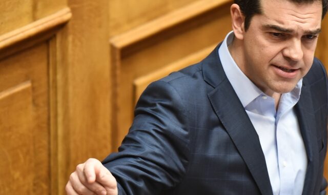 Τσίπρας: Ο Μητσοτάκης με ατζέντα Σαμαρά, ψαρεύει ψήφους από τη ΧΑ