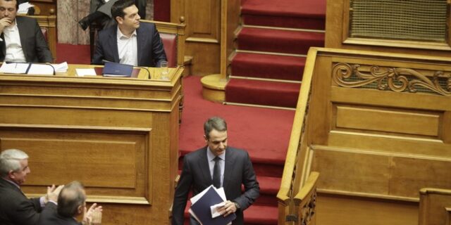 ‘Διαστημική’ κόντρα Τσίπρα- Μητσοτάκη