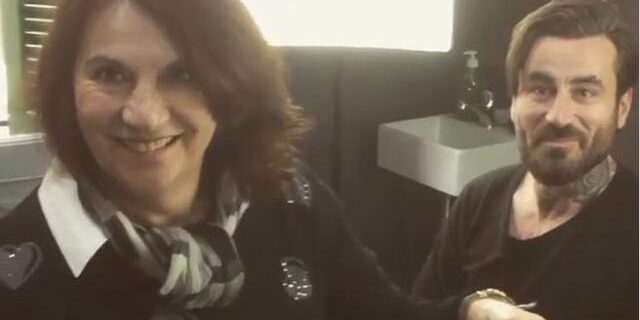 O Γιώργος Μαυρίδης ‘χτύπησε’ τατουάζ στη μαμά του