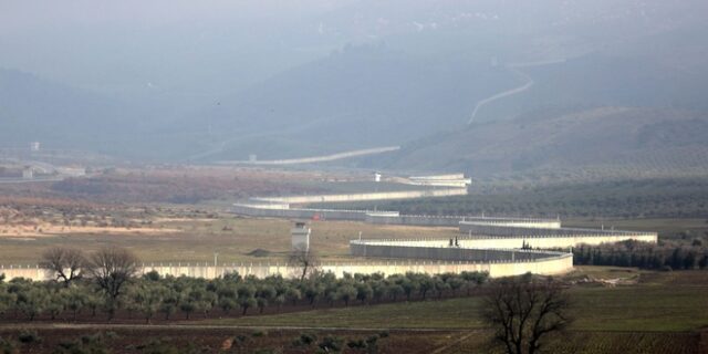 Η Τουρκία έχτισε τείχος 290 χιλιομέτρων στα σύνορα με τη Συρία