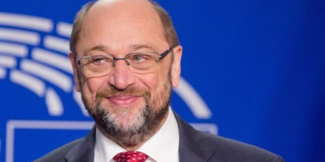 Σουλτς: Να αυξήσουμε τους φόρους στους πλούσιους